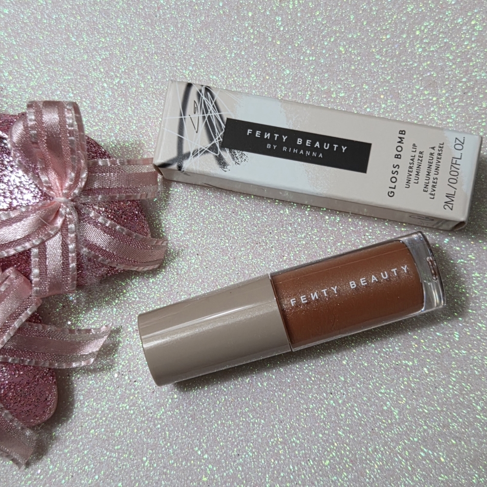 ⭐️ HP ⭐️ Fenty Glow ✨️ Fenty Beauty Gloss Bomb Universal Lip Luminizer NWT - Picture 4 of 7